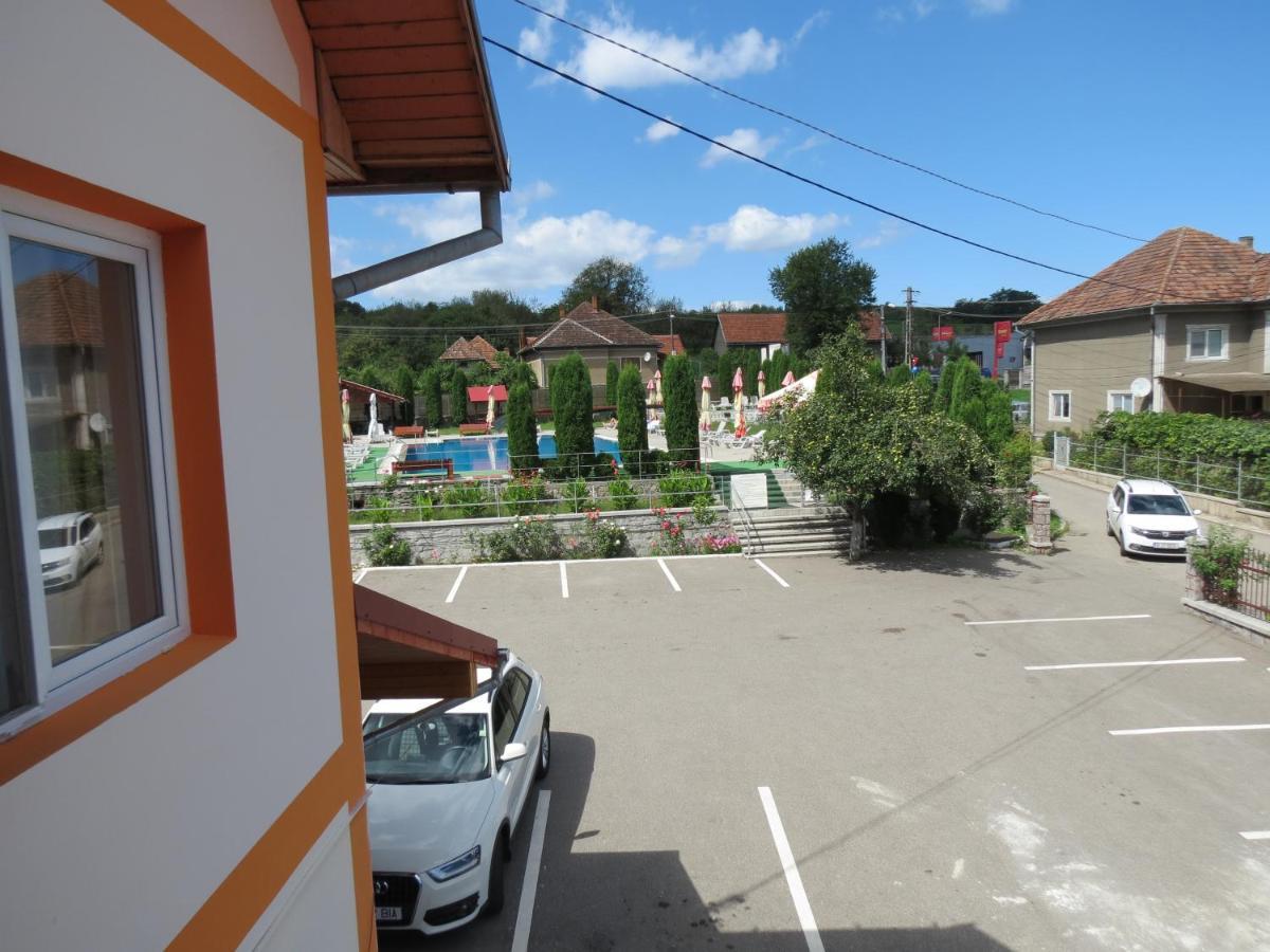 Pensiunea Cetina Brad  Exteriér fotografie