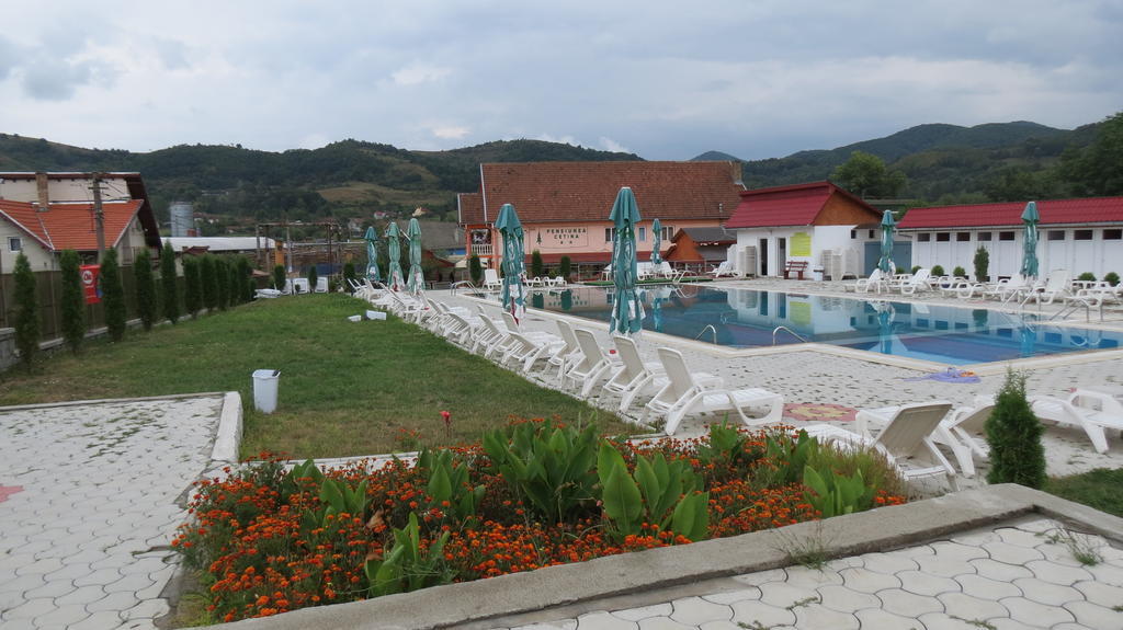 Pensiunea Cetina Brad  Exteriér fotografie